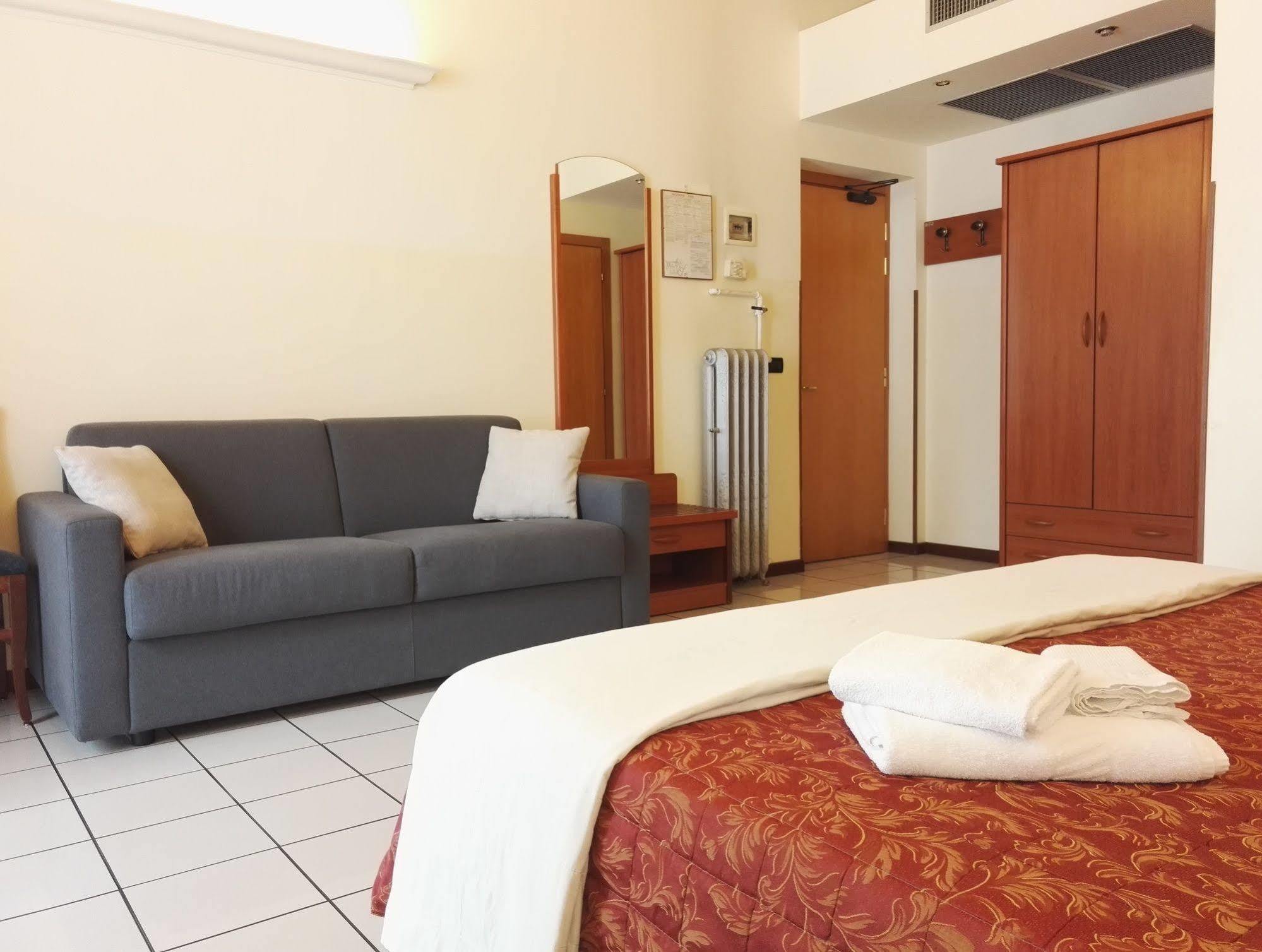 Soana City Rooms Genoa Bagian luar foto